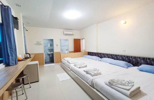 Sattahip House | Inviting Good View Sattahip: Family-Friendly with Dining