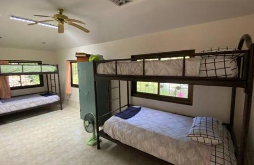 Khlong Muang House | Family Mountain Home: Cozy Retreat with Pet-Friendly Perks