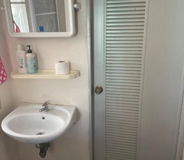 Pak Chong Apartment | Cozy Kruea Baan Uea: Daily Rooms with Great Amenities