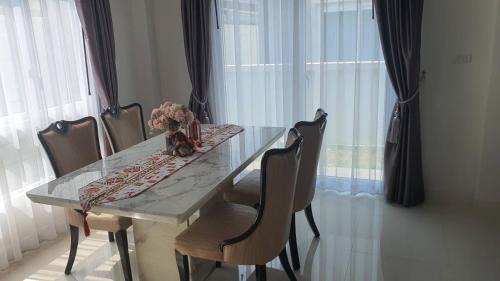 Lam Luk Ka Villa | Cozy คลอง8 ลำลูกกา บ้านพัก with Breakfast & Family Fun