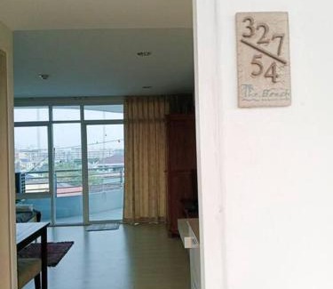 Ban Bang Saen Apartment | Beachfront Condo in Bang Saen with Pool and Ocean Views