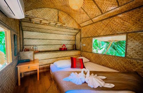 Ban Ta Khun House | Discover Khumkalahua Farmstay: Pet-Friendly Paradise