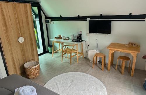 Ban Ta Khun House | Discover Khumkalahua Farmstay: Pet-Friendly Paradise