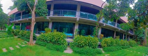 Khlong Sok Hotel | คีรีเขาสกริเวอร์