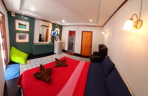Koh Lan Bed & Breakfast | Family-Friendly Q-Thong Bungalow with Great Guest Ratings