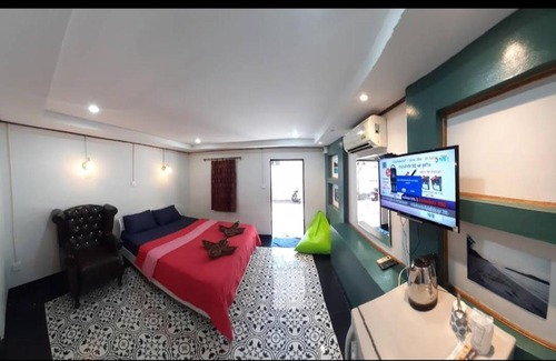 Koh Lan Bed & Breakfast | Family-Friendly Q-Thong Bungalow with Great Guest Ratings
