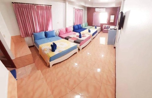 Koh Lan Bed & Breakfast | Family-Friendly Q-Thong Bungalow with Great Guest Ratings
