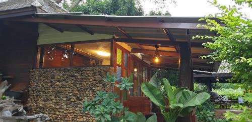 Lampang House | Pet-Friendly Retreat at Jumka Chalet - Ideal Family Getaway