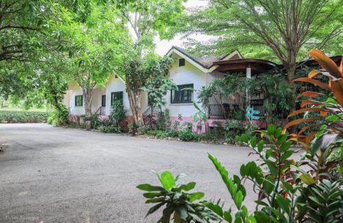Nai Mueang Hotel | Chyada Garden House & Resort: Family-Friendly Retreat