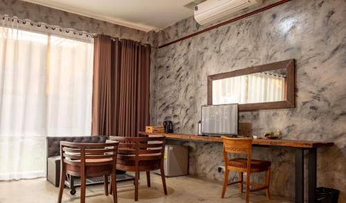 Kanchanaburi Hotel | Chidthara Resort: Oceanfront Retreat with Pet-Friendly Perks