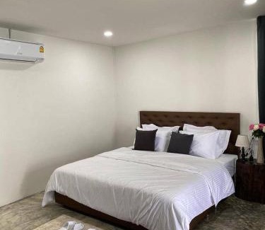 Sado Phong House | Discover ช่องลม แคมป์ เขาค้อ: Family-Friendly Getaway