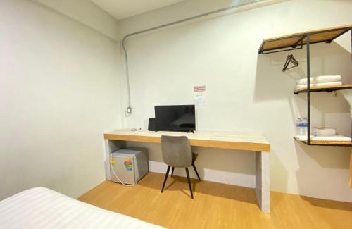 Talat House | Budget-Friendly Subroom Hotel: Family Comfort Awaits