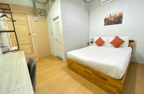 Talat House | Budget-Friendly Subroom Hotel: Family Comfort Awaits