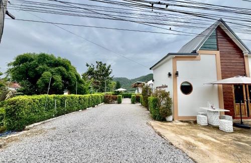 Chiang Khan Other | Relax at ดูดาวแคมป์ริมโขง with a Hot Tub & Family Fun