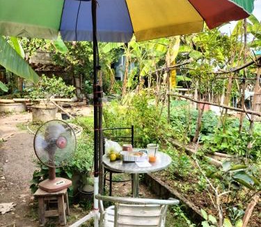 Mueang Nga House | Oceanfront Comfort at ต้งโฮมหละปูน - Rated 10/10 by Guests