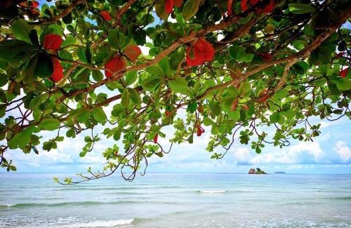 Kram Apartment | Beachfront Bliss at Mantra Condo Rayong with Pool & Breakfast