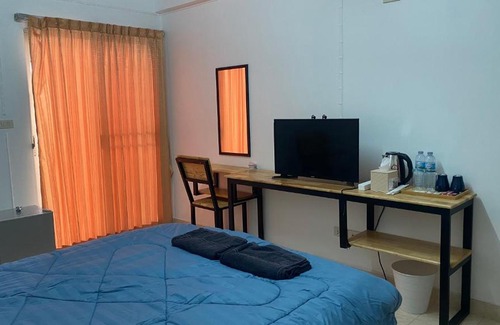 Bang Prok Apartment | Family-Friendly Stay at ธนทรัพย์อพาร์ทเม้นท์ Room01