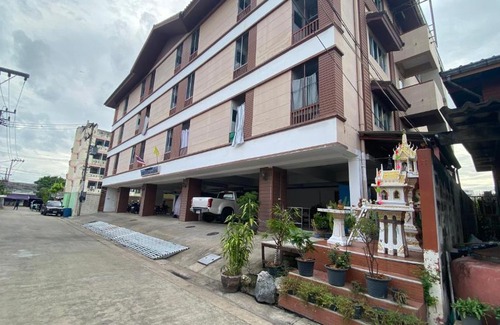 Bang Prok Apartment | Family-Friendly Stay at ธนทรัพย์อพาร์ทเม้นท์ Room01