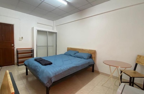 Bang Prok Apartment | Family-Friendly Stay at ธนทรัพย์อพาร์ทเม้นท์ Room02