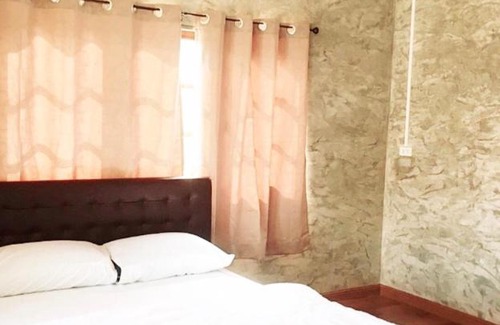 Lan Dokmai Tok Other | Family-Friendly Thara Lodge: Your Ideal Budget Escape