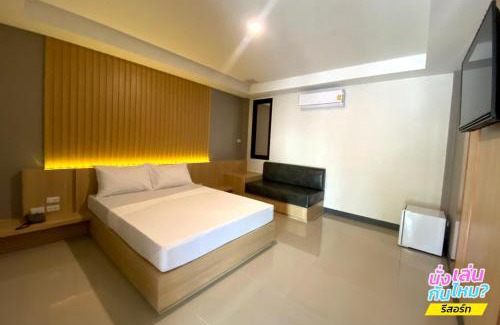 Chonburi Hotel | Relax at นั่งเล่นกันไหม รีสอร์ท SHA Plus with Hot Tub