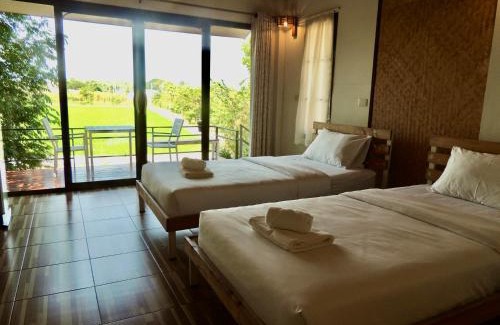 Sakae Krang Resort | Charming บ้านกลางเกาะ รีสอร์ท - Child-Friendly Getaway