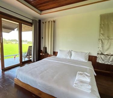 Sakae Krang Resort | Charming บ้านกลางเกาะ รีสอร์ท - Child-Friendly Getaway