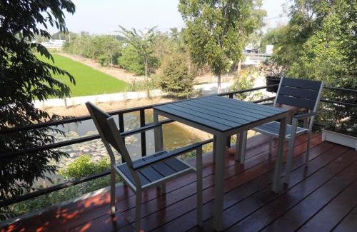 Sakae Krang Resort | Charming บ้านกลางเกาะ รีสอร์ท - Child-Friendly Getaway