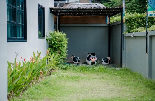 Surat Thani Villa | Delightful บ้านคุณพระ แอท โกเตง: Pet & Child Friendly Stay