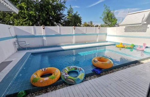 Cha-am Villa | Experience Tranquility at บ้านชมนิเวศน์พลูวิลล่า