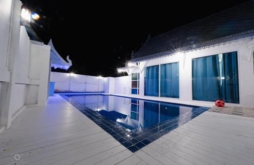 Cha-am Villa | Experience Tranquility at บ้านชมนิเวศน์พลูวิลล่า
