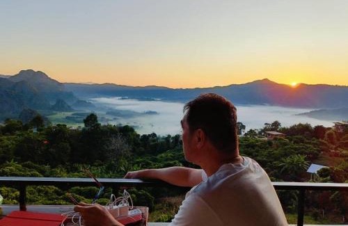 Pong House | Discover บ้านชมหมอก ภูลังกา: Family-Friendly Getaway