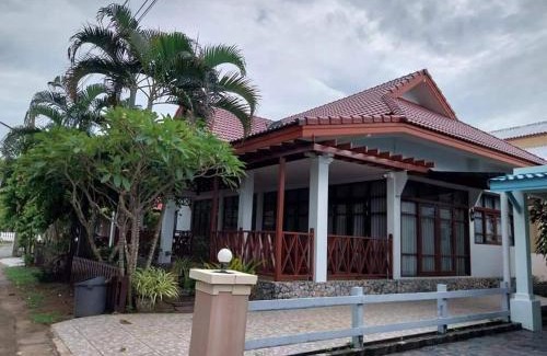 Chakphong House | Experience Comfort at บ้านทรายแก้ว: Pet-Friendly Paradise