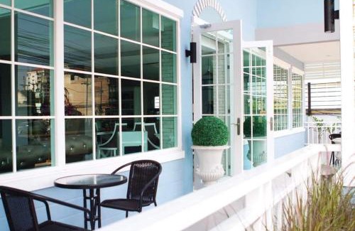 Bang Kung Hotel | Discover บ้านธนาบูติคโฮเทล: Family-Friendly Retreat