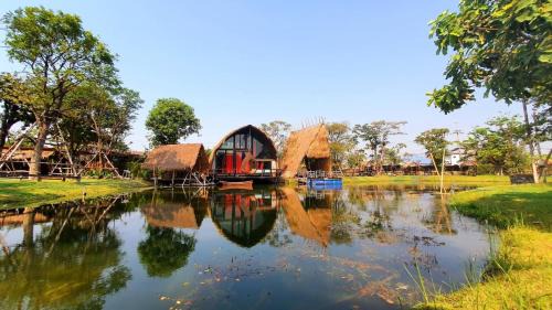 Sena House | Discover บ้านนกฮูก อิงสายชล: Family-Friendly Retreat