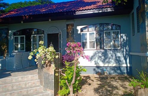 Pak Chong House | Pet-Friendly Nok Kiang Chan Home with Pool & Breakfast