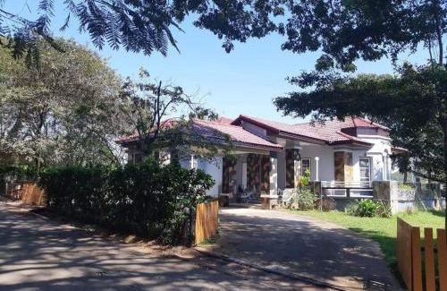 Pak Chong House | Pet-Friendly Nok Kiang Chan Home with Pool & Breakfast