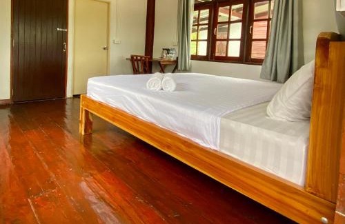 Khanong Phra House | Family-Friendly Baan Ponthoranee Resort in Khao Yai