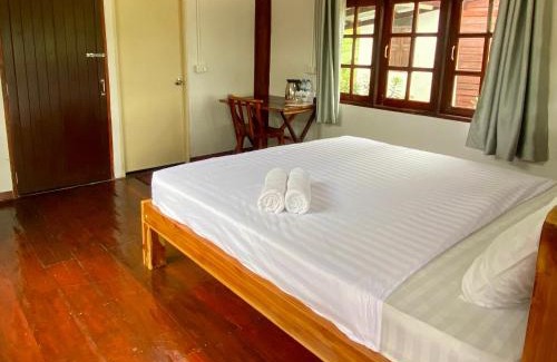Khanong Phra House | Family-Friendly Baan Ponthoranee Resort in Khao Yai