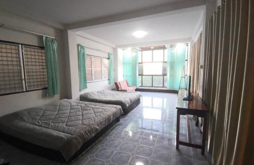 Chiang Khan House | Enjoy Family-Friendly Comfort at บ้านพรศรี Homestay