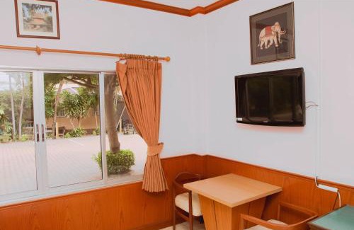 Rayong Hotel | Discover Ban Prompong: Oceanfront Stay with Pool Access
