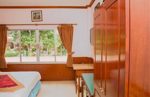 Rayong Hotel | Discover Ban Prompong: Oceanfront Stay with Pool Access