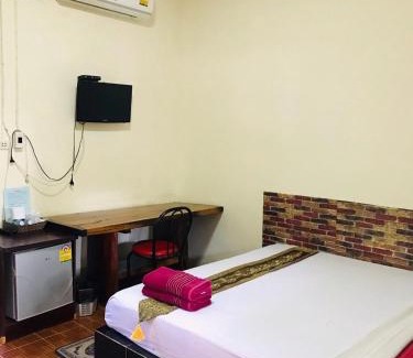 Chong Mek Resort | Relax at บ้านภูเคียงน้ำรีสอร์ท Near Wat Ruang Saeng
