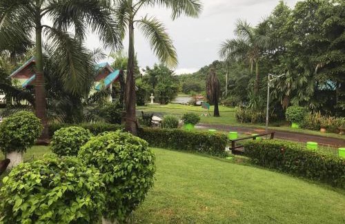 Chong Mek Resort | Relax at บ้านภูเคียงน้ำรีสอร์ท Near Wat Ruang Saeng