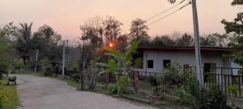 Trat House | Discover Bann Lookjan Trat: Family-Friendly with Breakfast