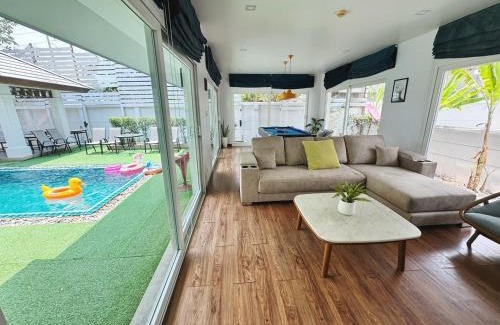 Bang Lamung Villa | บ้านลิน พูลวิลล่า พัทยา