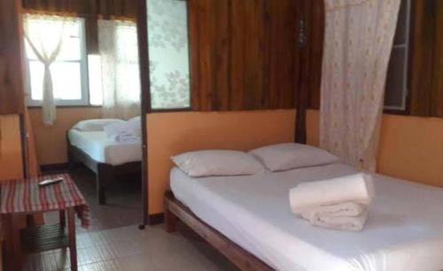 Khanom Resort | Cozy Beachfront Bansonmanee Homestay with Ocean Views