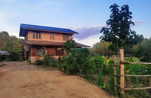 Santi Suk Bed & Breakfast | Pet and Child Friendly Getaway at บ้านสวนนาเลา