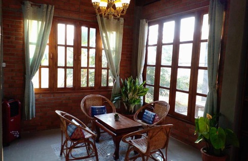Santi Suk Bed & Breakfast | Pet and Child Friendly Getaway at บ้านสวนนาเลา
