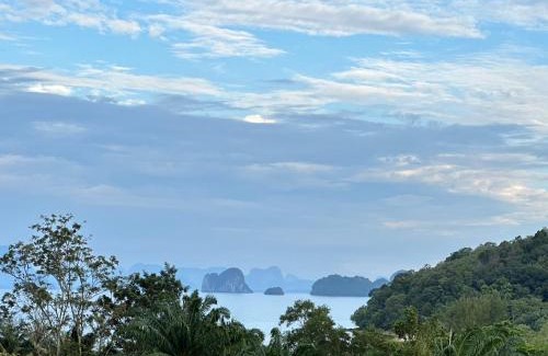 Ko Yao House | Oceanfront Escape at Baansuan Piyanan - Rated 9.8/10!